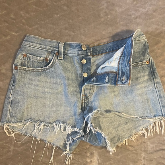 Levi 501 high rise denim high rise short - Picture 3 of 5